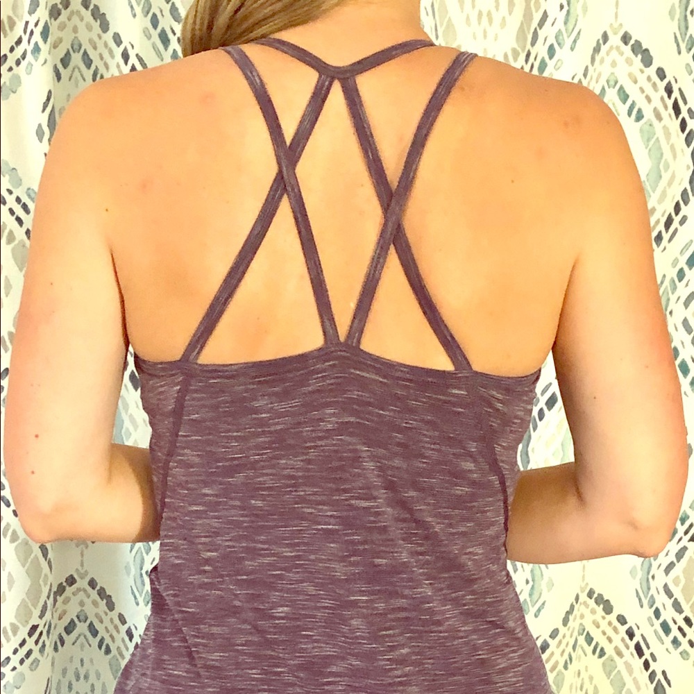 GapFit Exercise Top Built-In Bra